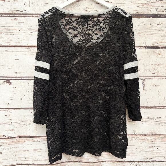 TORRID Black Lace Football Tee Sz 0 - Picture 3 of 3